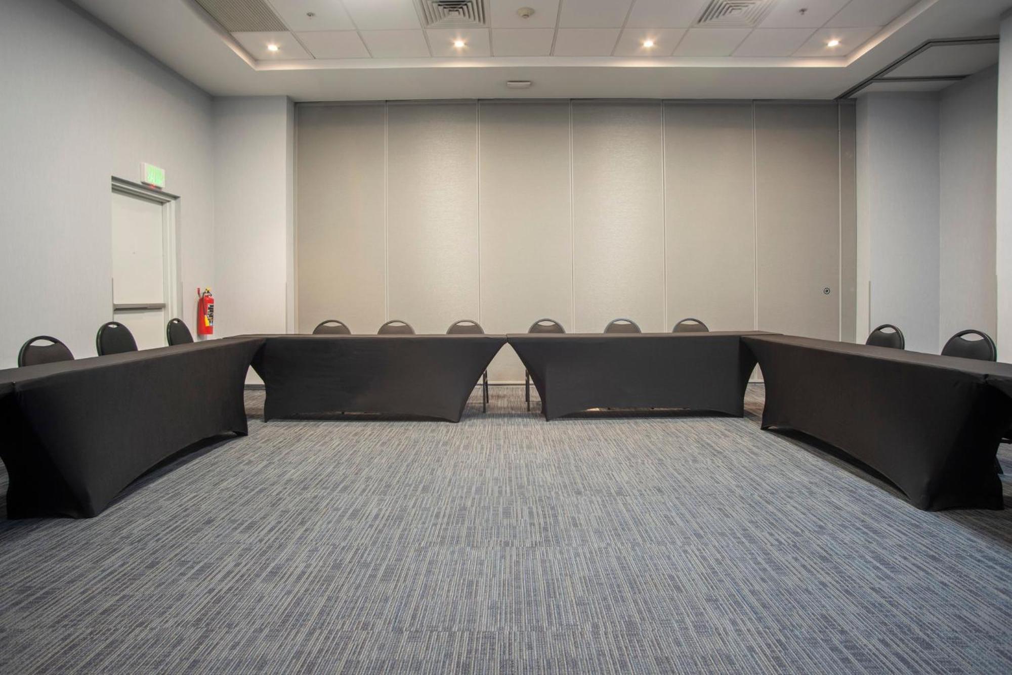 Holiday Inn Express Guadalajara Iteso By Ihg Zapopan Zewnętrze zdjęcie