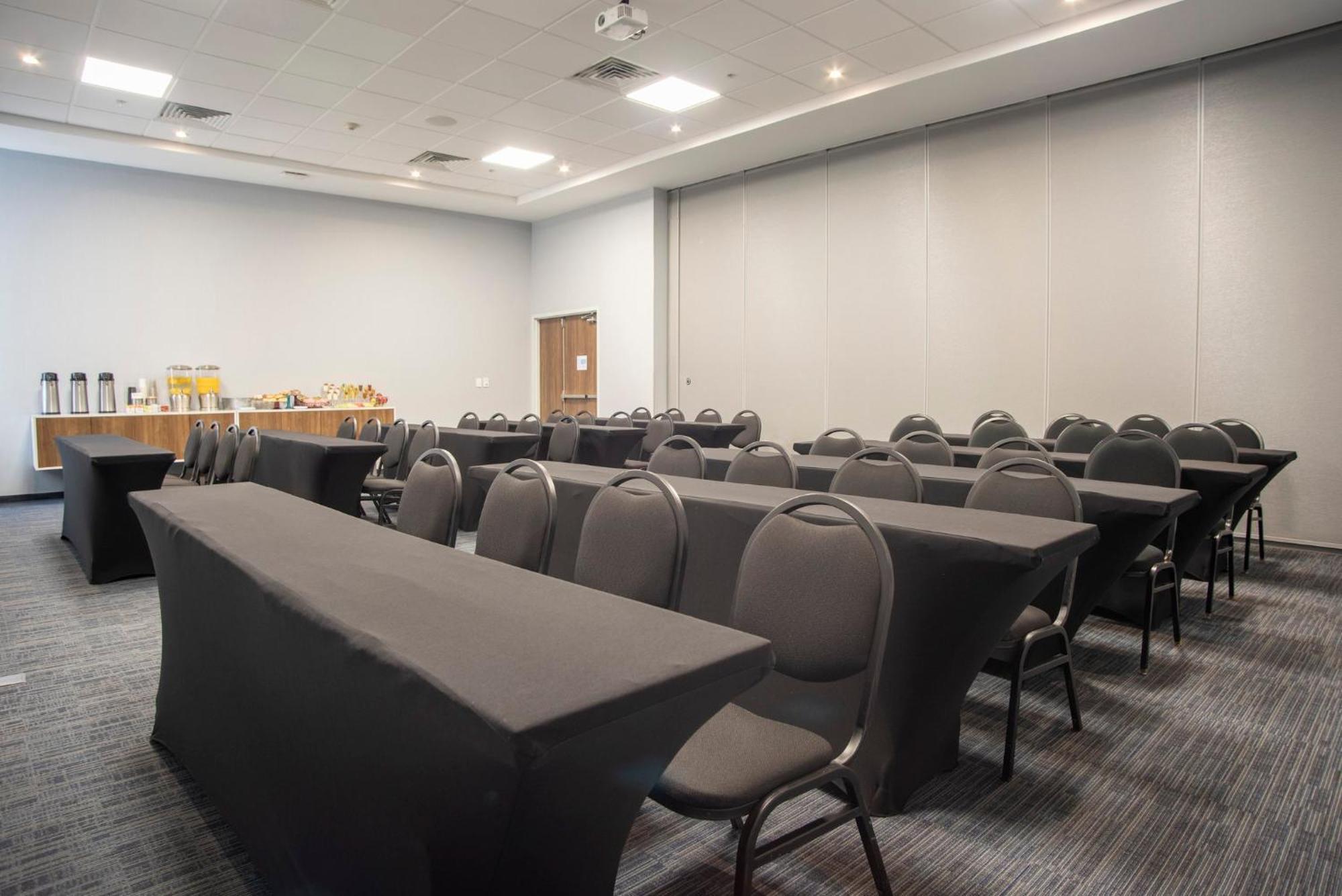 Holiday Inn Express Guadalajara Iteso By Ihg Zapopan Zewnętrze zdjęcie
